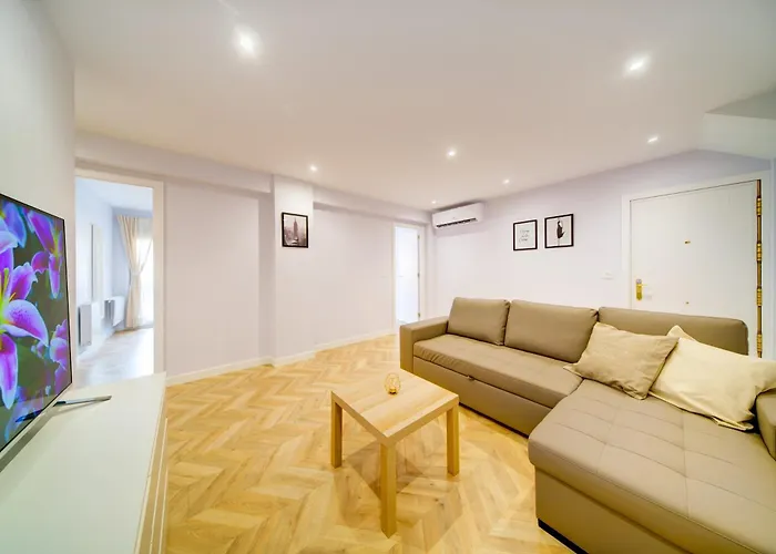 San Lazaro A 5 Min Pabellon Principe Felipe Con Opcion A Parking Apartment